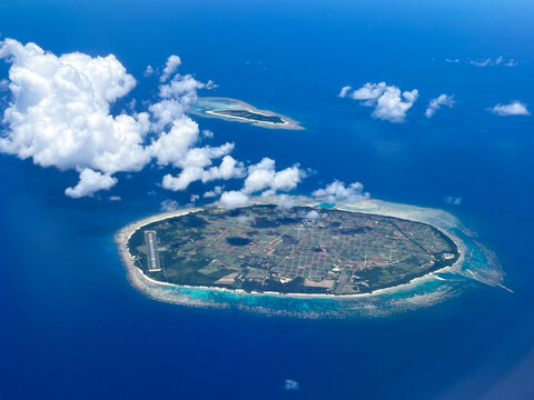 上空から眺める沖縄・多良間島と水納島