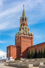 Fototapeta premium Spasskaya tower of Moscow Kremlin on Red square, Russia