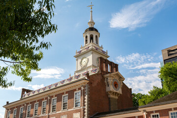 Obraz premium Independence Hall in Philadelphia, Pennsylvania, USA, historic site where the United States Declaration of Independence and Constitution were debated and signed.