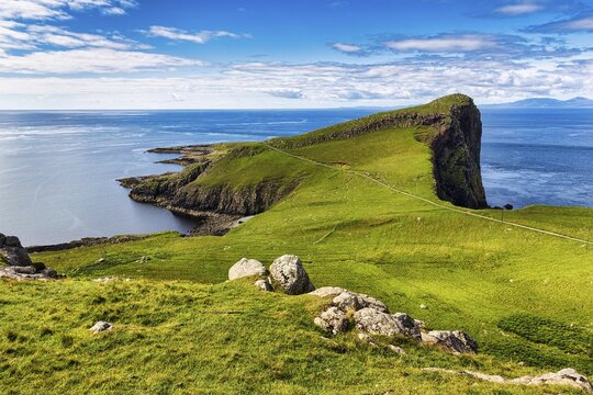 View from above on headland with steep cliffs, Neist Point, Duirinish Peninsula, West Coast, Isle of Skye, Inner Hebrides, Scotland, United Kingdom