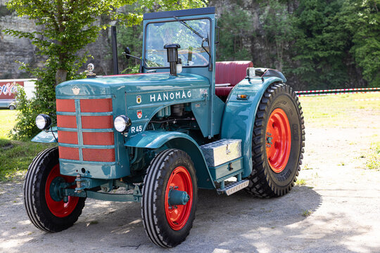 Alter Hanomag R 45 Traktor bei einer Ausstellung in Schuld, Deutschland, 23.05.2026