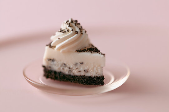 miniature tilt shift cookies and cream cheesecake with micro crumbs
