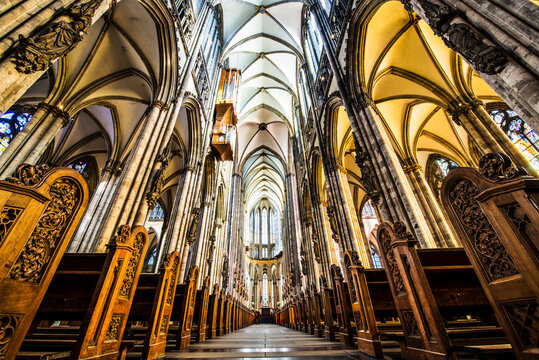 ARQUITECTURA, CATEDRALES Y EDIFICIOS