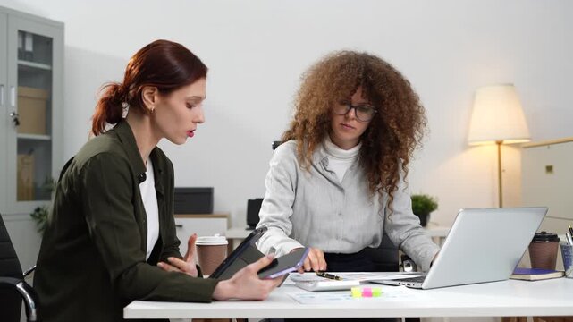 Business people meeting design ideas concept business planning at office.