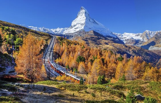 Gornergratbahn on the Riffelberg with Matterhorn 4478m in autumn, Zermatt, Mattertal, Valais, Switzerland