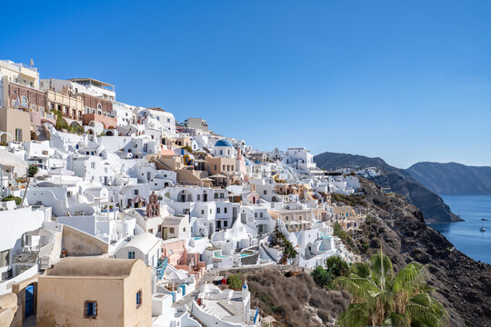 Houses built along the caldera, Oia, Santorini, Greece
