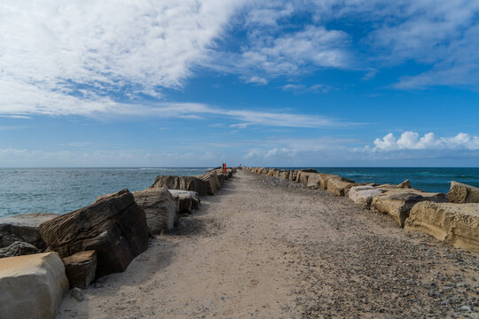 Perspective view of walkway on the Yamba breakwater. New South Wales, Australia 