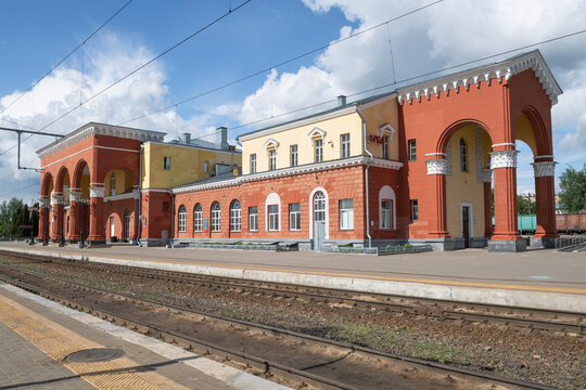 ORYOL, RUSSIA - MAY 25, 2026: View of the railway station building on a sunny May day. Oryol