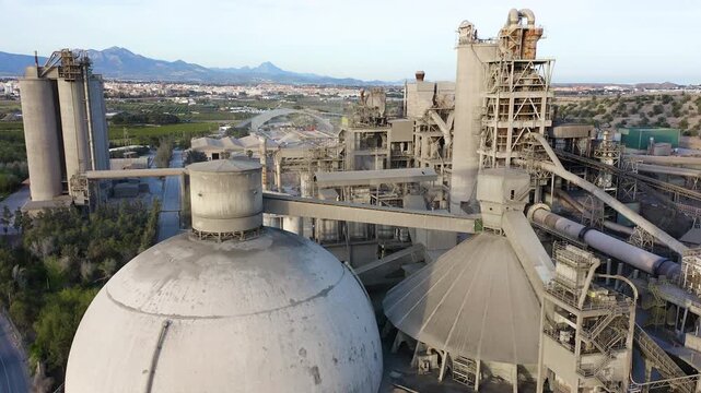 The Fontcalent quarry has been producing the largest quantity of cement and gravel rock in the entire Valencian Community for 45 years.