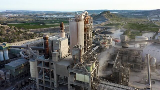 The Fontcalent quarry has been producing the largest quantity of cement and gravel rock in the entire Valencian Community for 45 years.