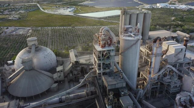 The Fontcalent quarry has been producing the largest quantity of cement and gravel rock in the entire Valencian Community for 45 years.