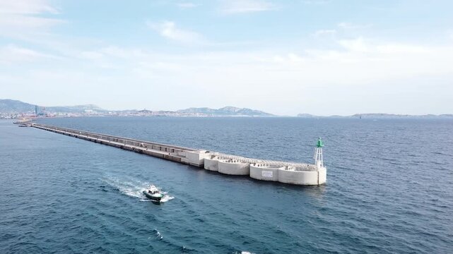 sortie du port de Marseille