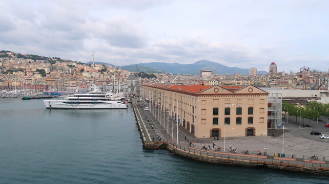 port de g&ecirc;nes en Italie