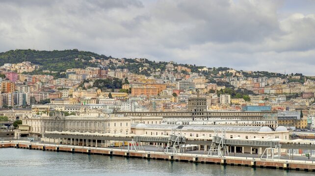 port de g&ecirc;nes en Italie