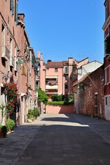 Fototapeta premium An alley in the Dorsoduro district of Venice, Italy