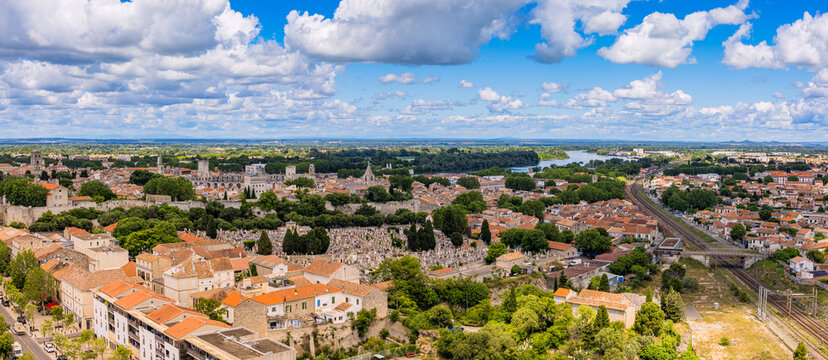 Panorama depuis la terrasse du Mus&eacute;e Luma Arles en France