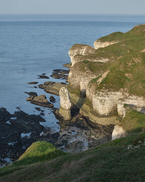 View of a sea stack and chalk cliffs at Flamborough Outer Headlands, Yorkshire, United Kingdom