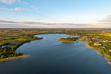 Jezioro Rajgrodzkie – jezioro leżące na terenie Pojezierza Ełckiego. Polska  © Tomasz Warszewski