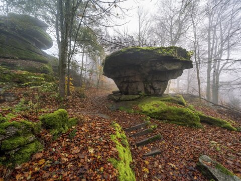 Devil's Table rock formation, Gro&szlig;er Waldstein, Fichtelgebirge, Upper Franconia, Franconia, Bavaria, Germany