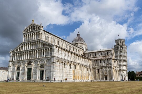 Piazza del Duomo with cathedral and leaning tower, Unesco world heritage site Pisa, Italy