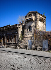 Obraz premium Old ruin with exposed brick and stone