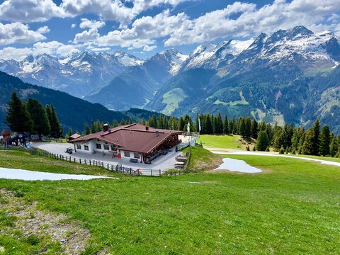 Alm / Skipiste in Zell am Ziller (Tirol)