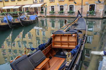 Italy, Venice, September 30, 2025, gondola on a canal in Venice © Pawel Filusz