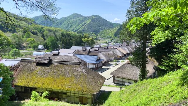 茅葺屋根の古民家、大内宿