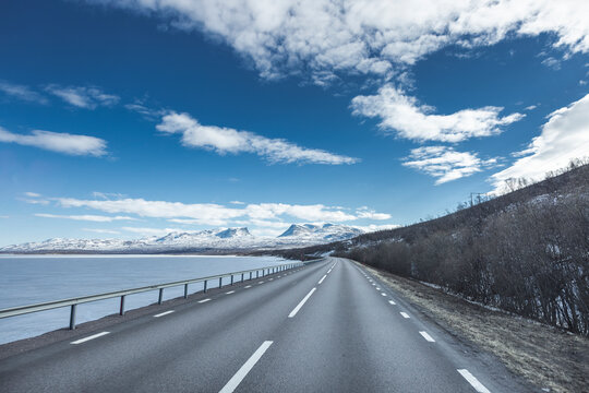 Europastrasse E 10 in Schwedisch Lappland bei Kiruna