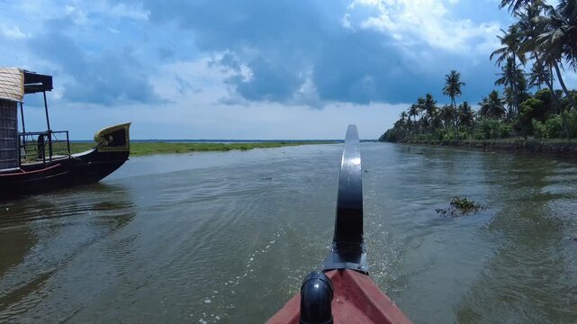 Kumarakom backwaters boat ride, Vembanad backwaters Keralam 