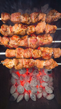Schaschlik grillen