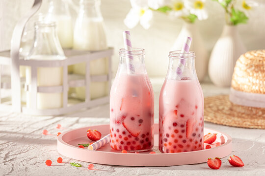 Cold and homemade strawberry bubble tea as refreshing for summer.