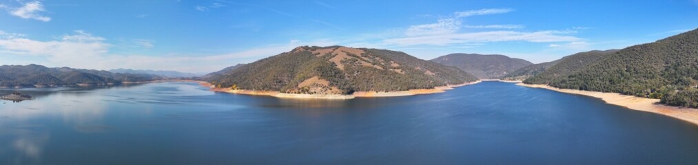 Obraz premium Spectacular aerial panorama of Lake Burrinjuck NSW Australia
