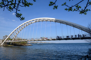 Naklejka premium The Humber Bay Arch Bridge in Toronto Ontario.
