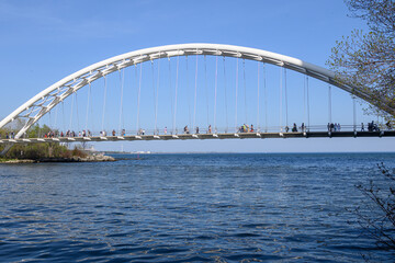 Naklejka premium People enjoying Humber Bay Arch Bridge in Toronto