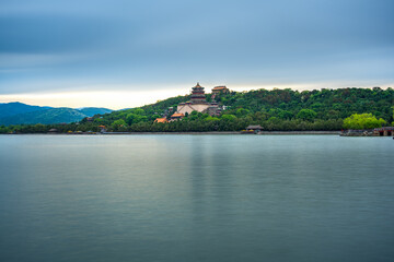 Obraz premium The Fragrant Buddha Pavilion on Longevity Hill in the Summer Palace, Beijing, China is a classic landmark.