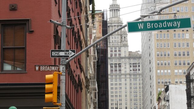 New York City Downtown Civic Center, United States of America. Manhattan municipal building 1914 old historic architecture. Government administration authority. W Broadway street sign, Chambers street