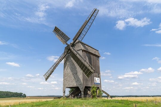 Bockwindm&uuml;hle in Ketz&uuml;r, Beetzseeheide, Stork Cycle Path on the Beetzsee, Potsdam-Mittelmark, Havelland, Brandenburg, Germany