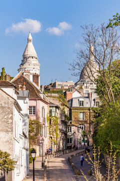 France, Paris, Montmartre, Place Dalida, Rue de l'Abreuvoir, alley
