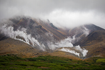 Autumn scenery of Mount Asahidake, a volcano in Hokkaido, Japan © zheng