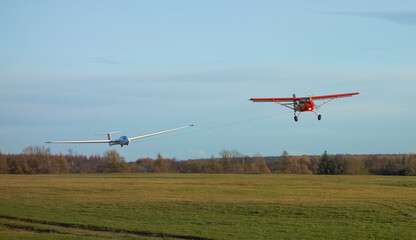 Fototapeta premium Glider Aerotow Launch at Yorkshire Gliding Club, Sutton Bank