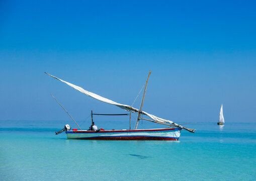 Dhows on a turquoise water, Nampula Province, Island of Mozambique, Mozambique