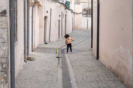 Street life in the city center and the side streets of the Old Town in Mosul, Iraq