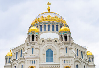 Fototapeta premium Exterior view of the Naval Cathedral of St. Nicholas in Kronstadt, St. Petersburg, Russia