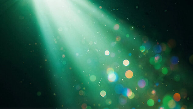 Abstract Green Spotlight Background With Glowing Bokeh And Particles / Fondo abstracto verde con foco, efecto bokeh brillante y part&iacute;culas.