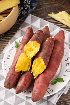 Fresh Sweet Potatoes with Yellow Flesh from Shaanxi Province China