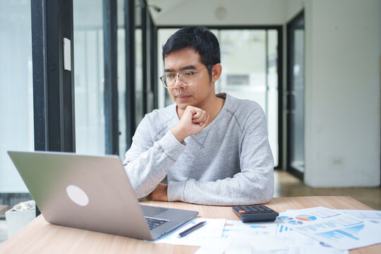 Online Learning With Laptop For Student Education And Academic Study