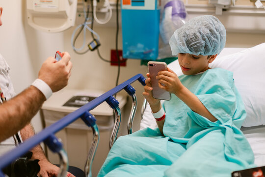 ER Hospital Gown Phone child