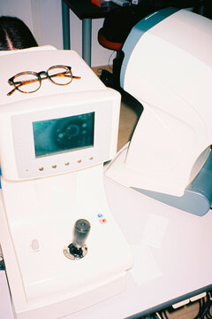 Optometry equipment