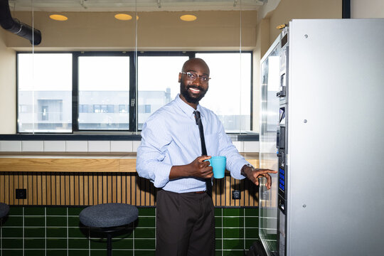 Man using vending machine